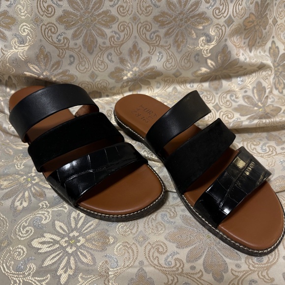Naturalizer Sandals - Picture 3 of 4